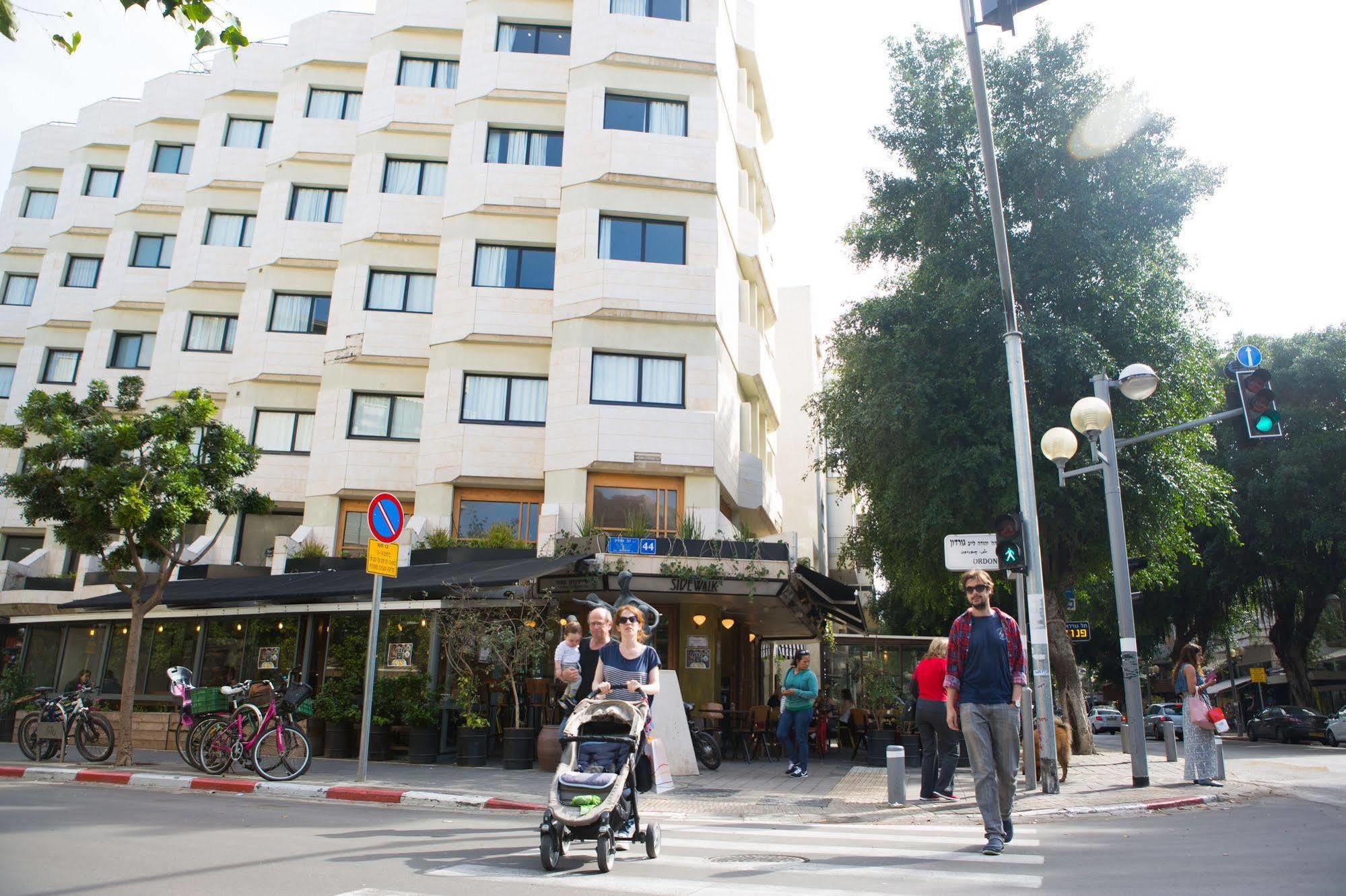 130 Rock Apartments Tel Aviv Exteriör bild